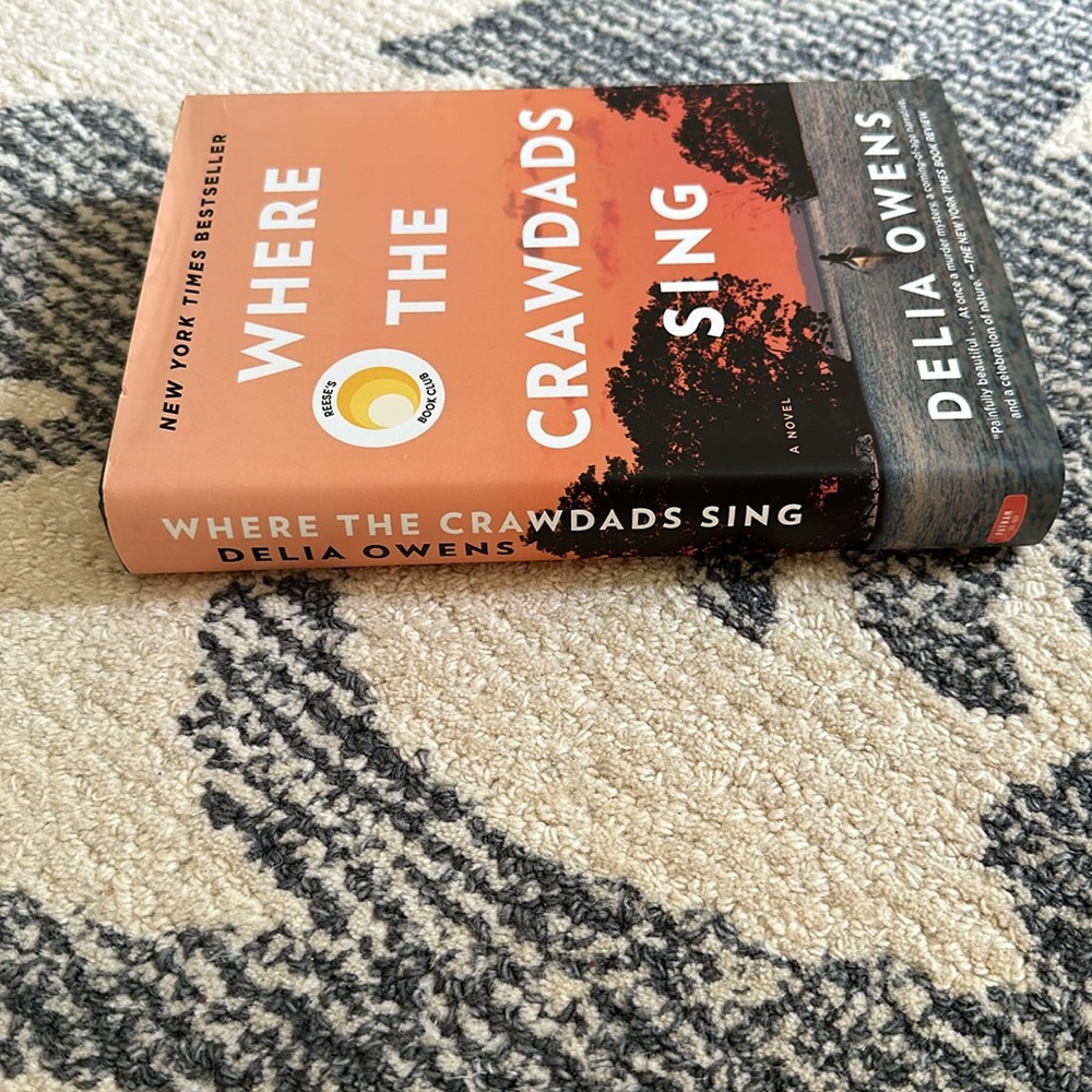 📕 Where The Crawdads Sing by Delia Owens hardcover book fiction book club - Picture 9 of 9